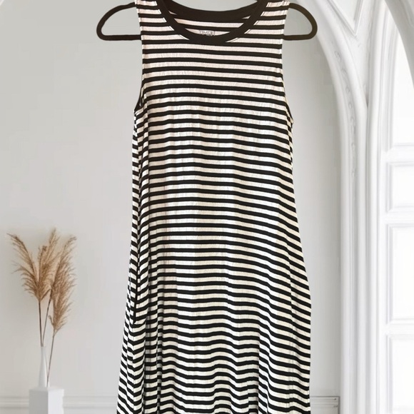 Time and Tru Black and White Sleeveless Sheath Mini Dress - Picture 2 of 4